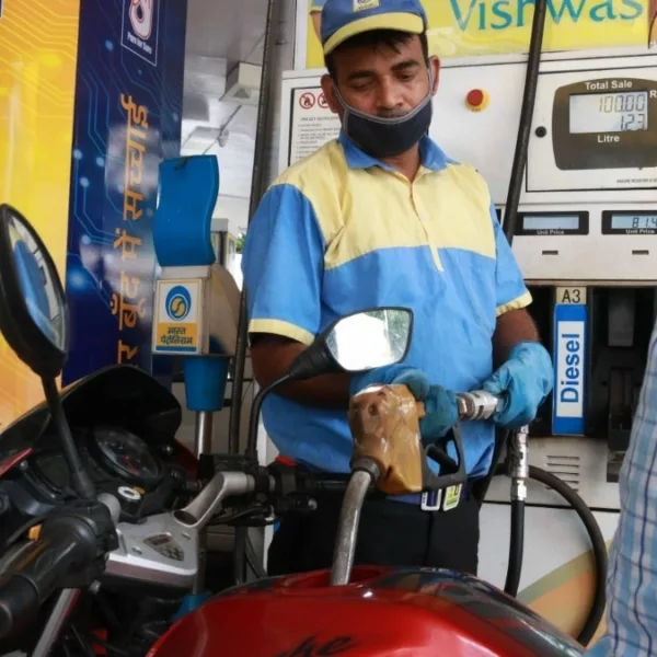 Avoid Petrol Pump Fraud: How They Cheat You Right in Front of Your Eyes