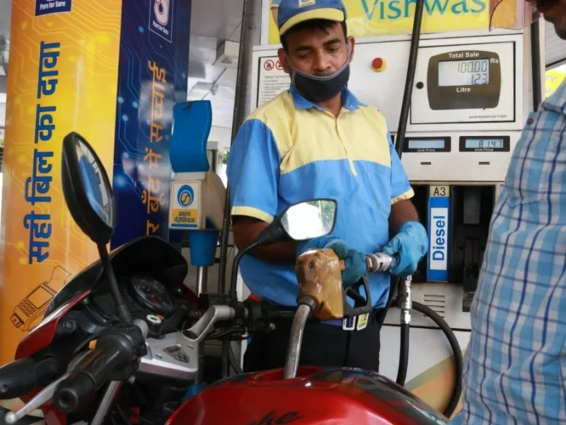 Avoid Petrol Pump Fraud: How They Cheat You Right in Front of Your Eyes