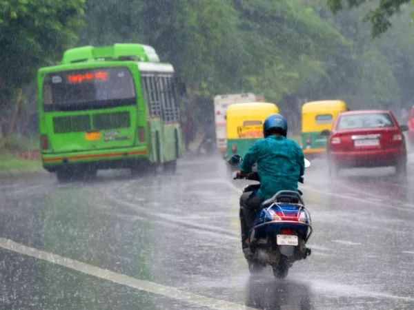 Delhi NCR Warned For Rain Again Today. High Wind Can Get Evening Traffic Worst.