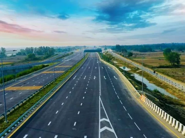8 Loop Lane Coming to Join Delhi NCR Traffic With Yamuna Expressway and Airport in Full.