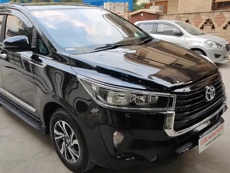 Toyota Innova Sasta Affordable 8 Seater Model Launched to Fight With XUV700 and Others.