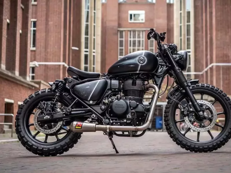 Bullet Bye Bye. Royal Enfield Guerrilla 450 is Coming to Show Muscle and Power on Road.