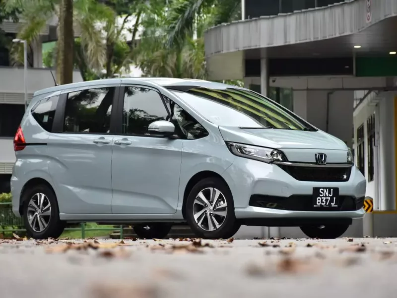 Honda Launched New 7 Seater Common Man MPV With Hybrid Engine. Freed 2024 Arrived With AEB System.
