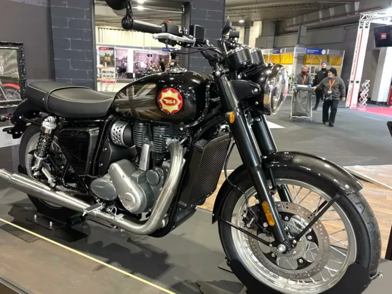 Gone and Royal Enfield Days. Retro Look BSA Goldstar Took The Market Flavour With Best in Features and Power.