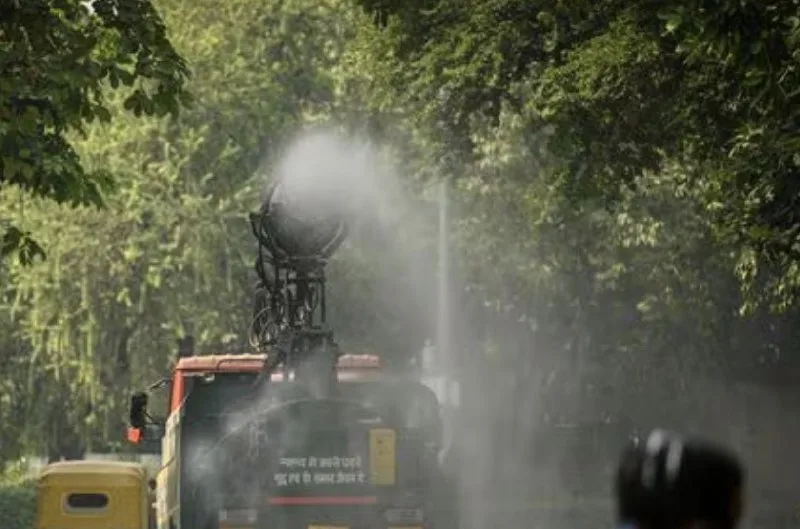 Delhi'S Air Quality Worsens Despite Relief From Fog As Temperatures Drop Below 16 Degrees Celsius.