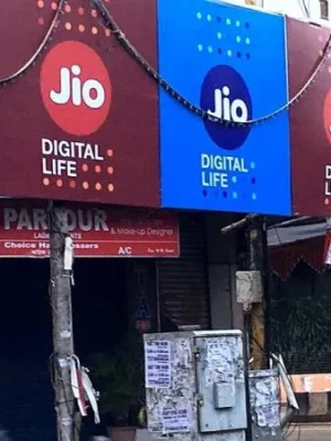 Jio Launched 11 Rs 10 Gb Internet Plan. Airtel, Voda Looking Mouth Of Each Other.