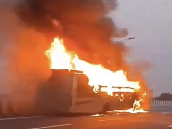 Tragic Bus Fire In Lucknow Claims Five Lives: Passengers Trapped As Emergency Exit Fails, Sparks Panic During Overnight Journey.