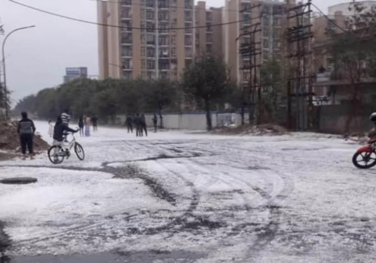 Delhi Hailstorm Delhi Very Big Imd Alert For 70 Kmph Storm And Heavy Rainfall With Hailstorm.