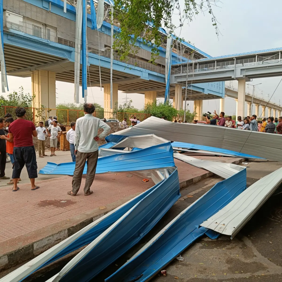 Delhi Witness Huge Damage Amid 74 Km/H Storm. Namo Bharat Station Roof Blown. 4 Deaths Reported.