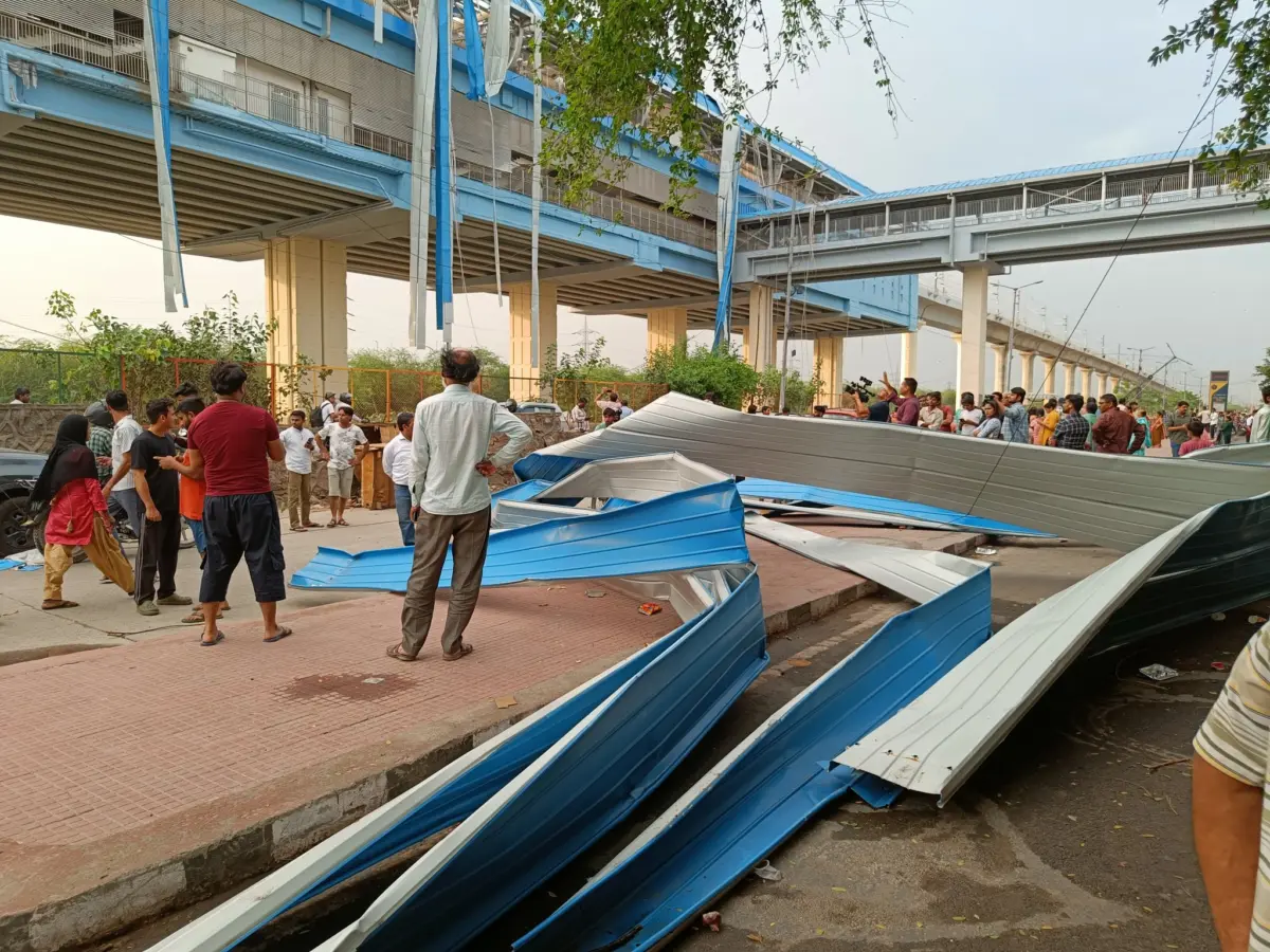 Delhi Witness Huge Damage Amid 74 Km/H Storm. Namo Bharat Station Roof Blown. 4 Deaths Reported.