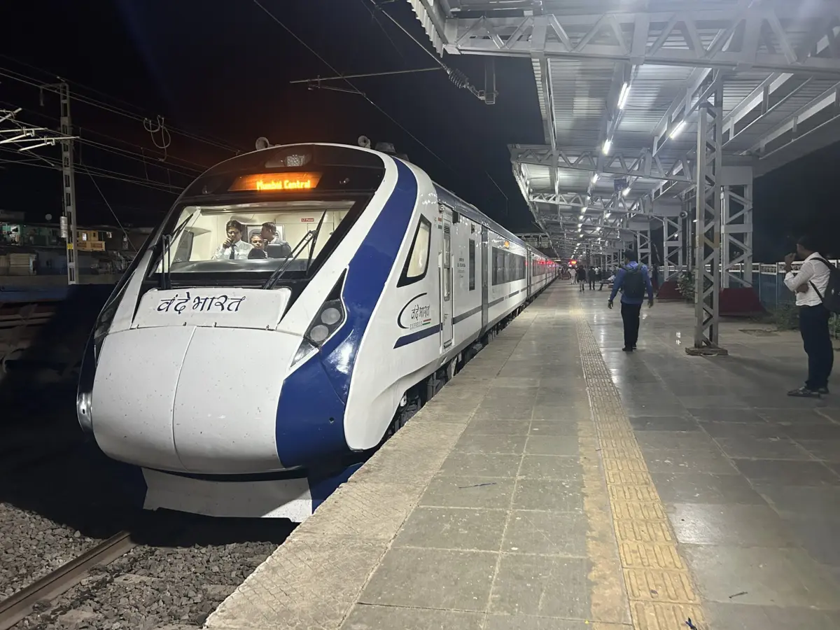 Patna Got New Vande Bharat Train. Super Speed Travel To Dhanbad Now.