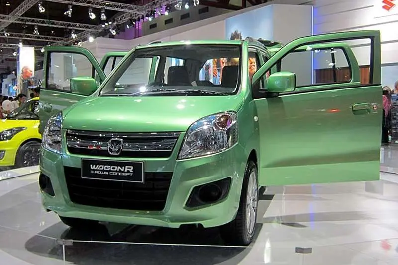 Wagonr 5 Lakhs Budget 7 Seater Car Silently Took The Sales Crown. 26 Klpl Mileage Made Everyone Fall In Love For Family Traveling.