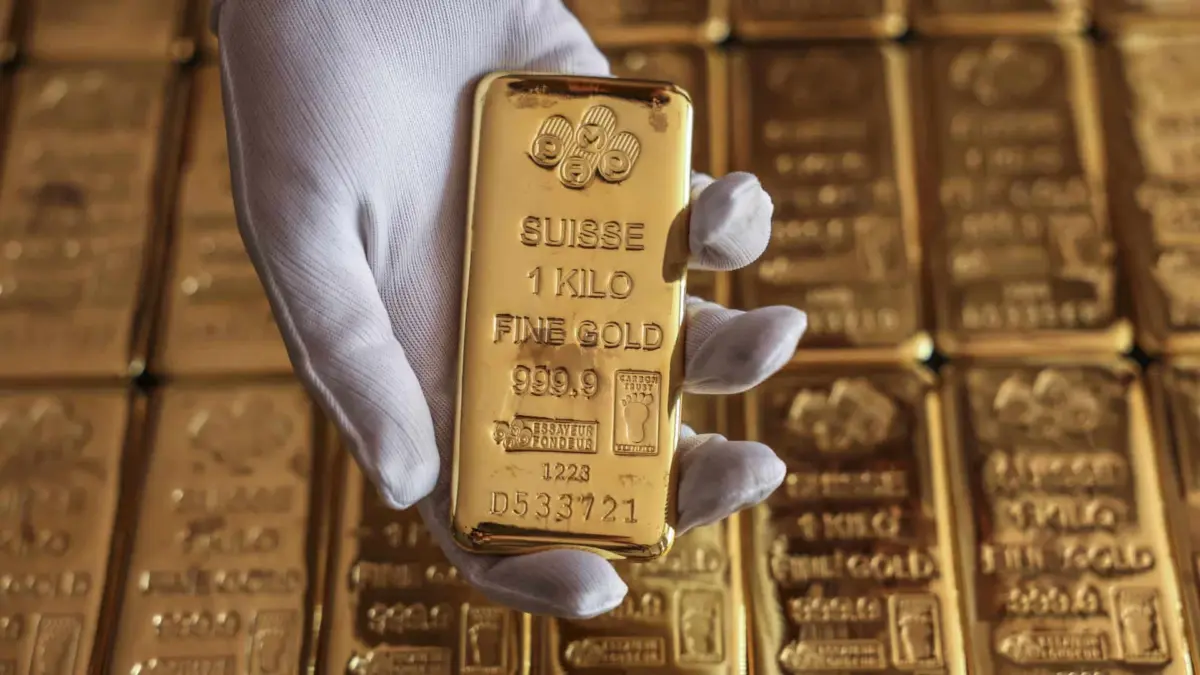 Canara Bank Gold Theft 59 Kg Gold Stolen From Govt. Bank. Share Fallen In Market. Check How You Will Be Affected By This.