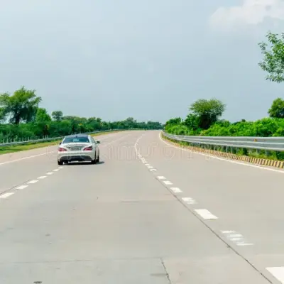 Delhi Agra Highway Service Road Closed Until 15 June From Mahindra Showroom To Ymca Chowk.