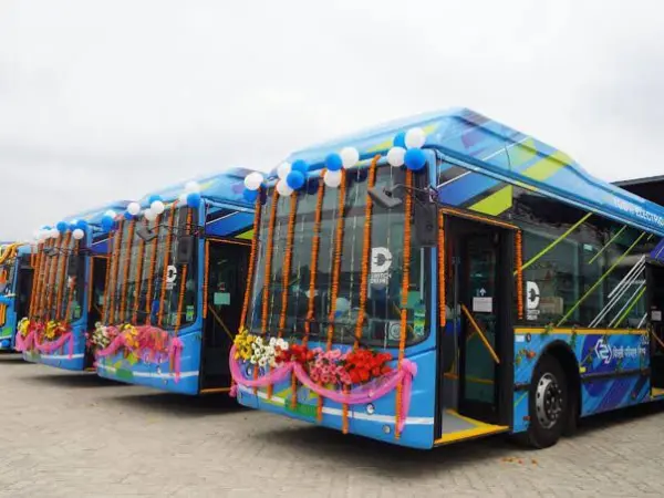 Delhi'S Cm Rekha Gupta Launches Electric School Bus Service To Combat Pollution And Ensure Student Comfort In The Capital 11 Delhi’S Cm Rekha Gupta Launches Electric School Bus Service To Combat Pollution And Ensure Student Comfort In The Capital