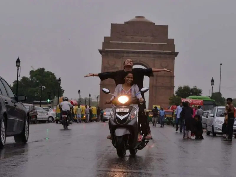 Delhi Big Weather Change: Wind Shift Cools City, Weekend Drizzle Possible, Max 33–35°C