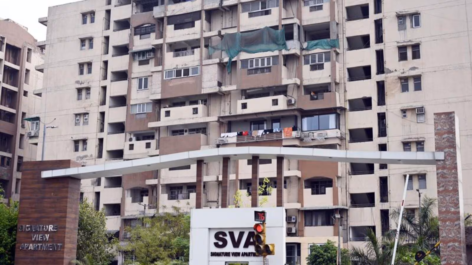 280 Flats Vacated in Signature View Apartments, Delhi. Displacement and Administrative Action Underway