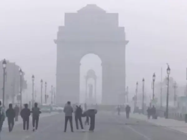 Severe Cold Wave Hits North India; Delhi Sees Temperature Drop To 10°C As Heavy Rain Alert Issued For Southern States