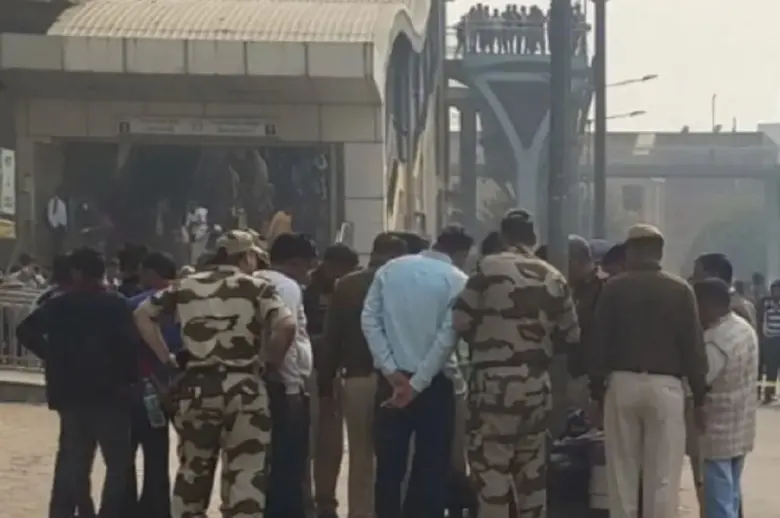 Three Abandoned Bags Cause Panic At Raja Nahar Singh Metro Station In Faridabad; Man Found After Sleeping Off Alcohol.